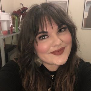 Meet your Posher, Abigail